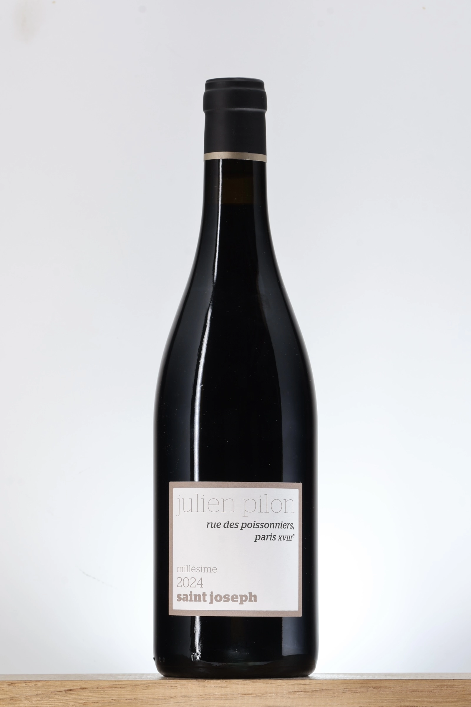 Saint Joseph rouge Rue des Poissonniers, Paris XVIIIe 2024 Julien Pilon